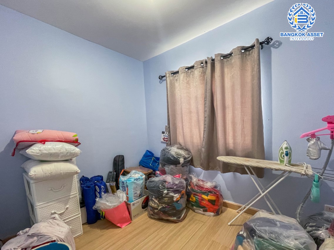 *****ทาวน์เฮ้าส์มือสอง ม.พฤกษาวิวล์77 พุทธมณฑลสาย4 บนเนื้อที่ 18.20 ตร.ว. ฟังก์ชัน 3 ห้องนอน 2 ห้องน้ำ 1 ที่จอดรถ แถมฟรี! เครื่องปรับอากาศ 2 เครื่อง พร้อมด้วยสิ่งอำนวยความสะดวกภายในโครงการ เชื่อมต่อหลากหลายเส้นทางทั้ง ถนนพุทธมณฑล สาย4, ถนนเพชรเกษม, ถนนบรมราชชนนี จองเลย!